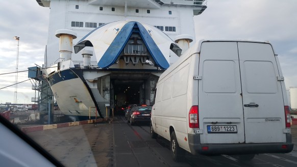 Die Tom Saywer schluckt ein Auto nach dem anderen